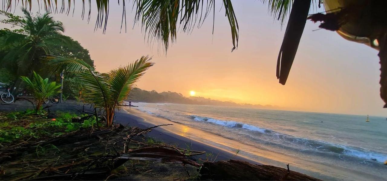 Mecca Hotel Puerto Viejo de Talamanca ภายนอก รูปภาพ