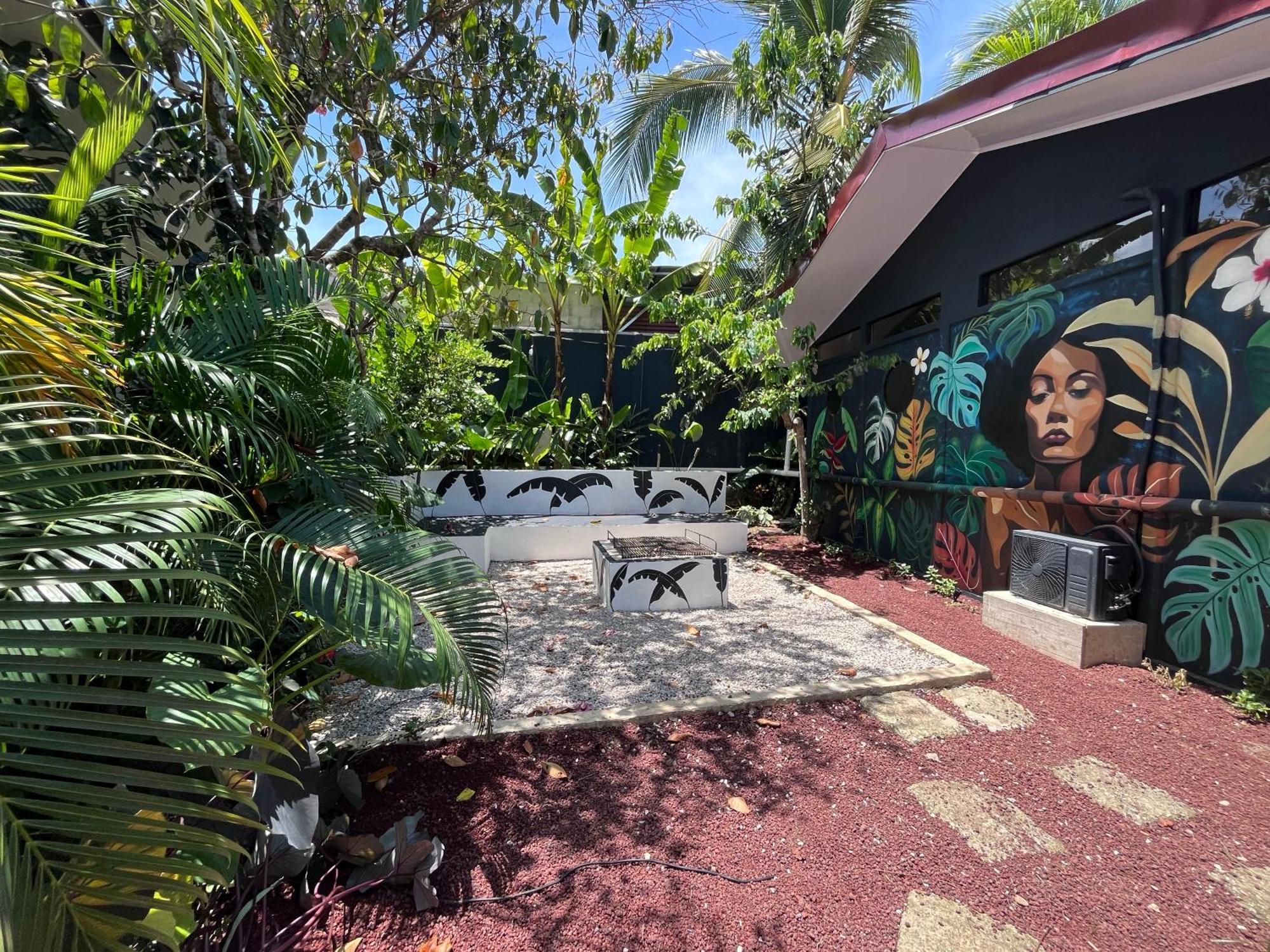 Mecca Hotel Puerto Viejo de Talamanca ภายนอก รูปภาพ