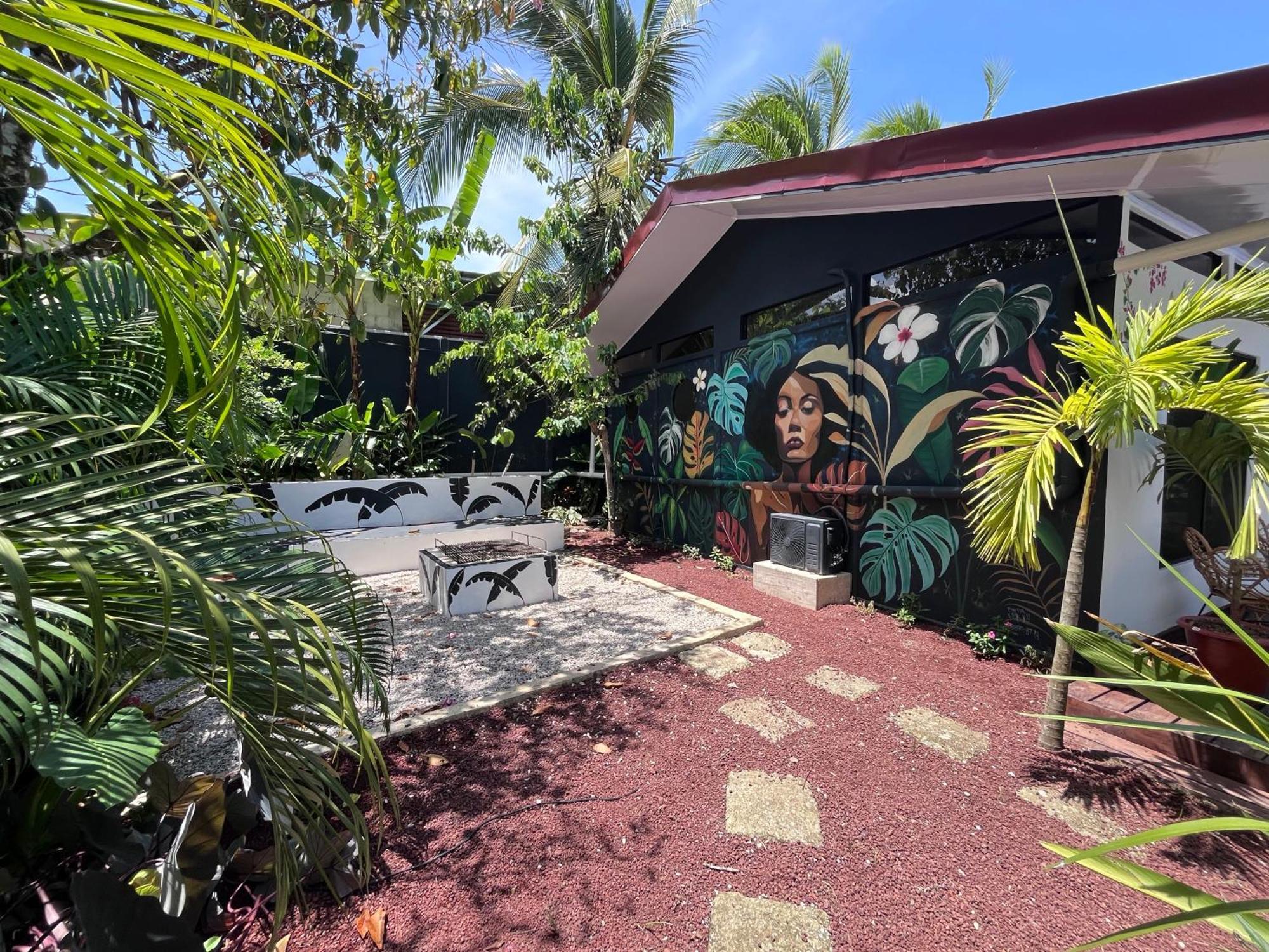 Mecca Hotel Puerto Viejo de Talamanca ภายนอก รูปภาพ
